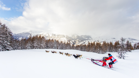 J-45 avant le départ de La Grande Odyssée Savoie Mont Blanc